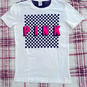 Pink VS t-shirt